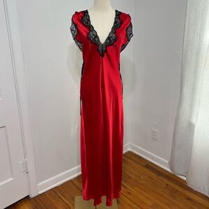 Vtg Victoria's Secret Lady in Red Silk Maxi Slip Dress Sz L Black Lace Nightgown
